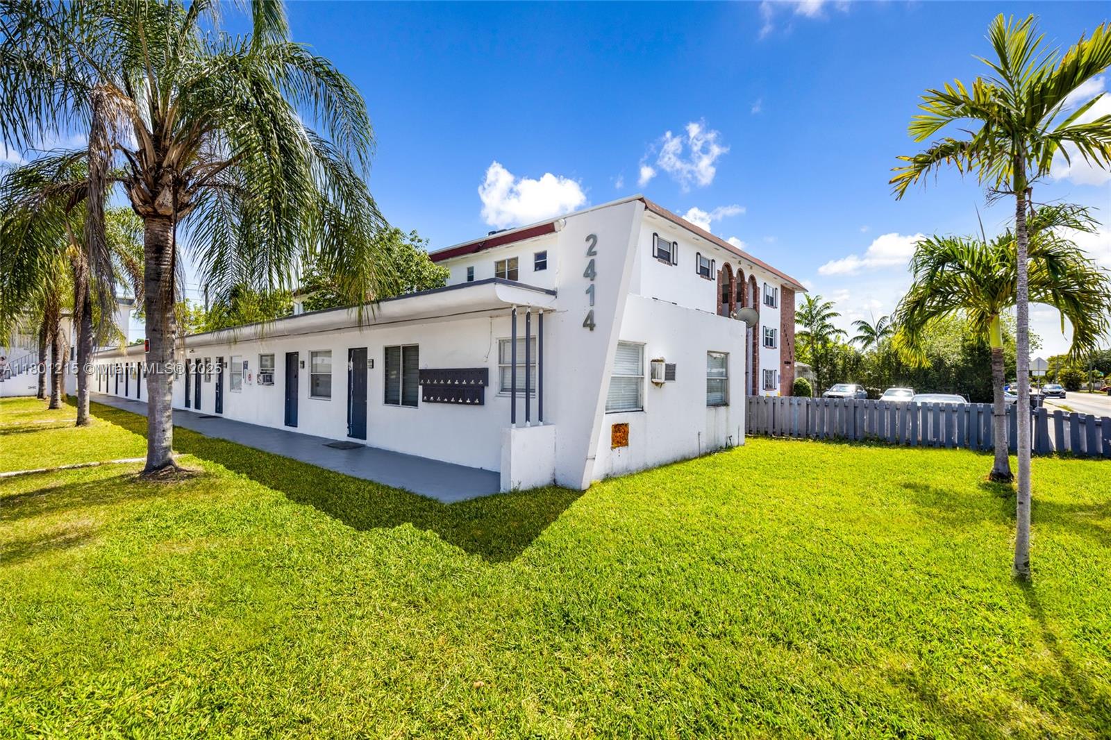 2414 Johnson St # 17, Hollywood FL 33020