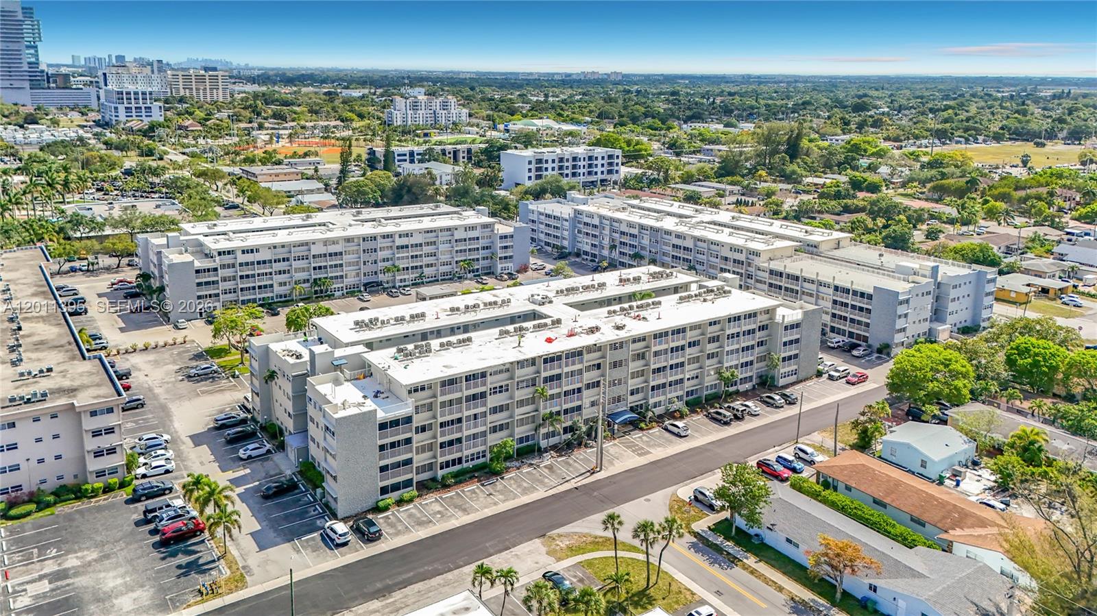 330 SE 2nd St # 305E, Hallandale Beach FL 33009