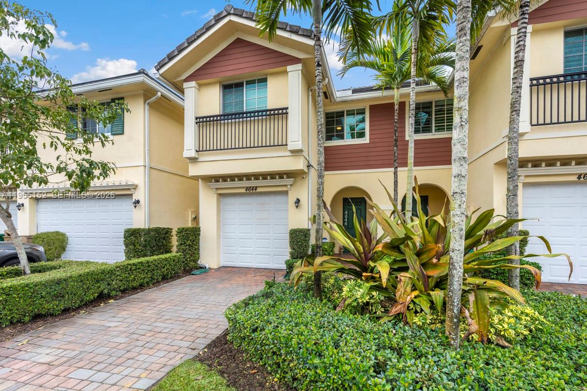4644 Windmill Ln, Davie FL 33328
