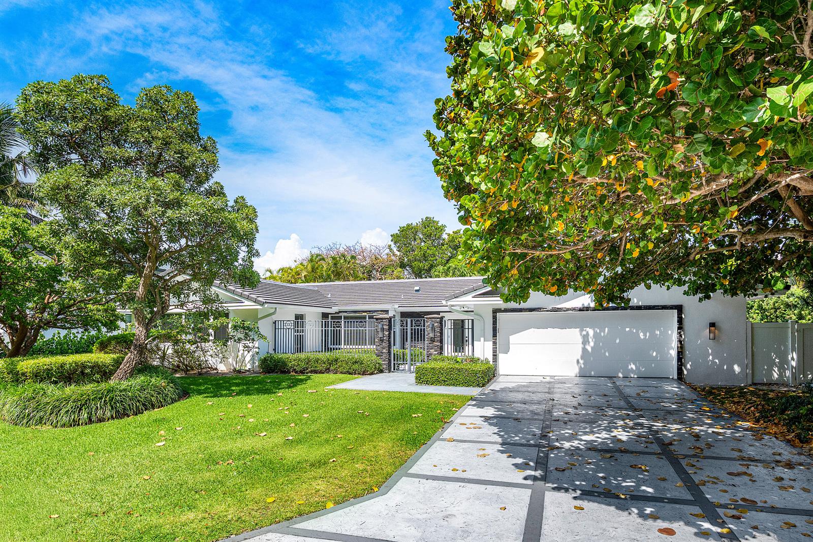 2401 Banyan Road, Boca Raton FL 33432