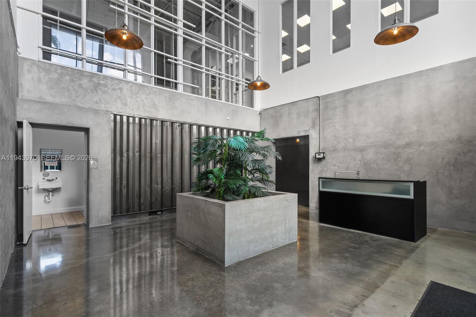 7620 NW 25th St # 4, Miami FL 33122