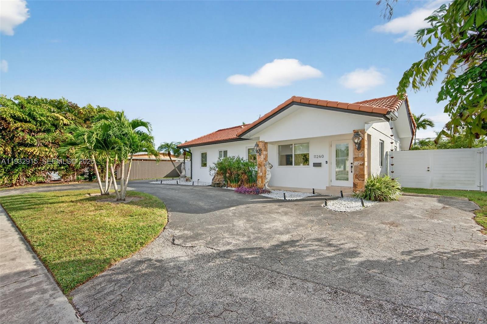 11260 SW 48th St, Miami FL 33165