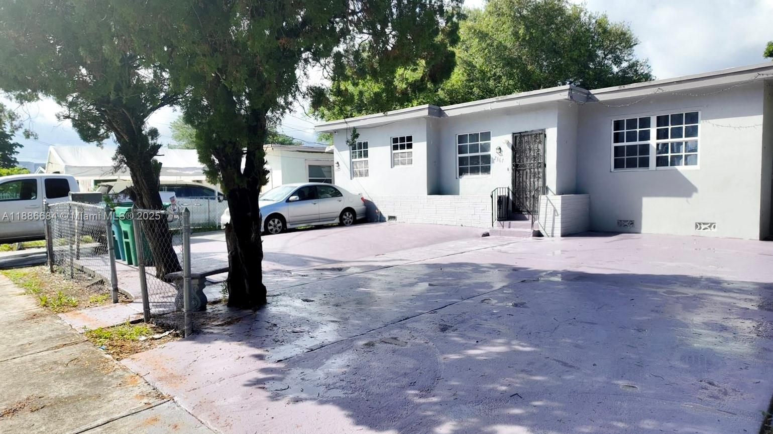 2367 NW 82nd St, Miami FL 33147