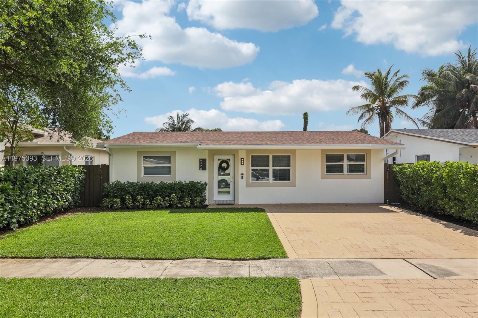 6326 Dawson St, Hollywood FL 33023