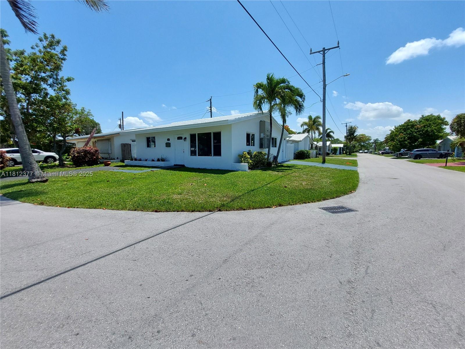 4579 NW 16th Way, Tamarac FL 33309