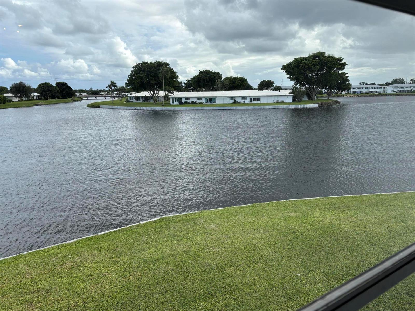 1112 Lake Terrace # 207, Boynton Beach FL 33426