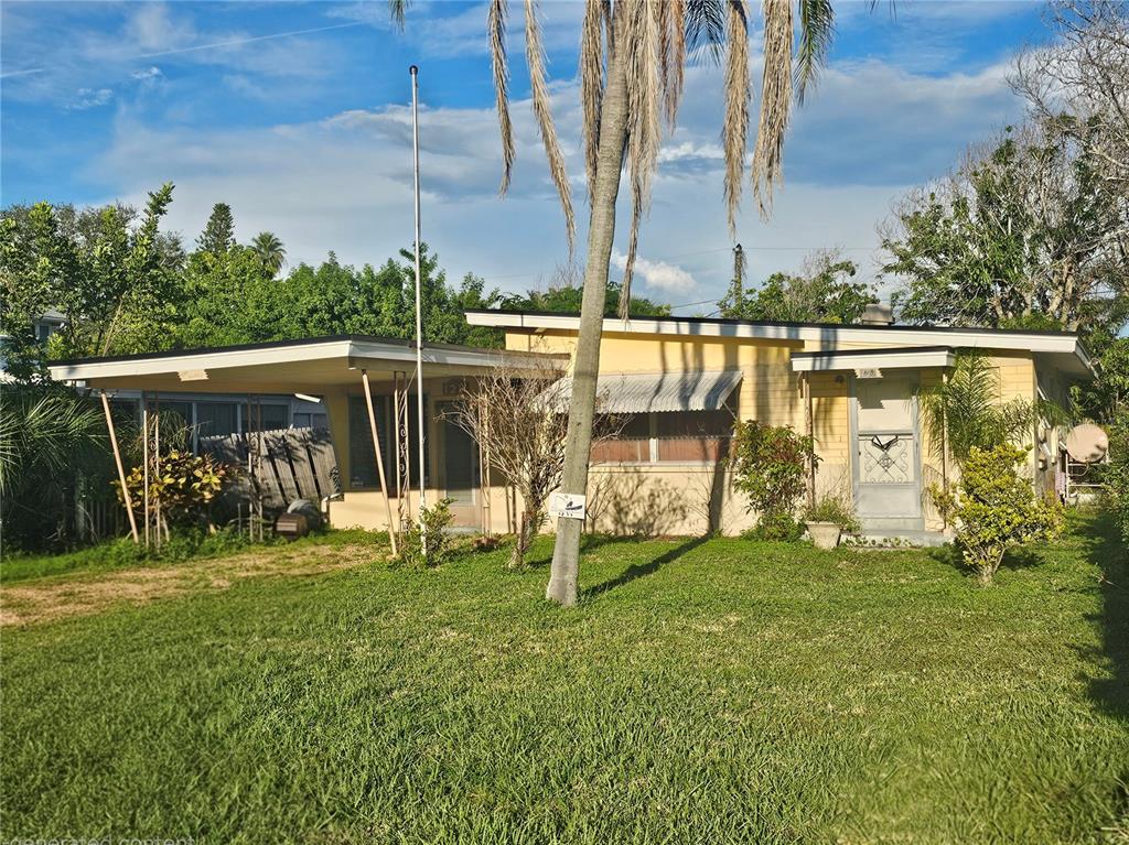 1211 BAY PALM BOULEVARD