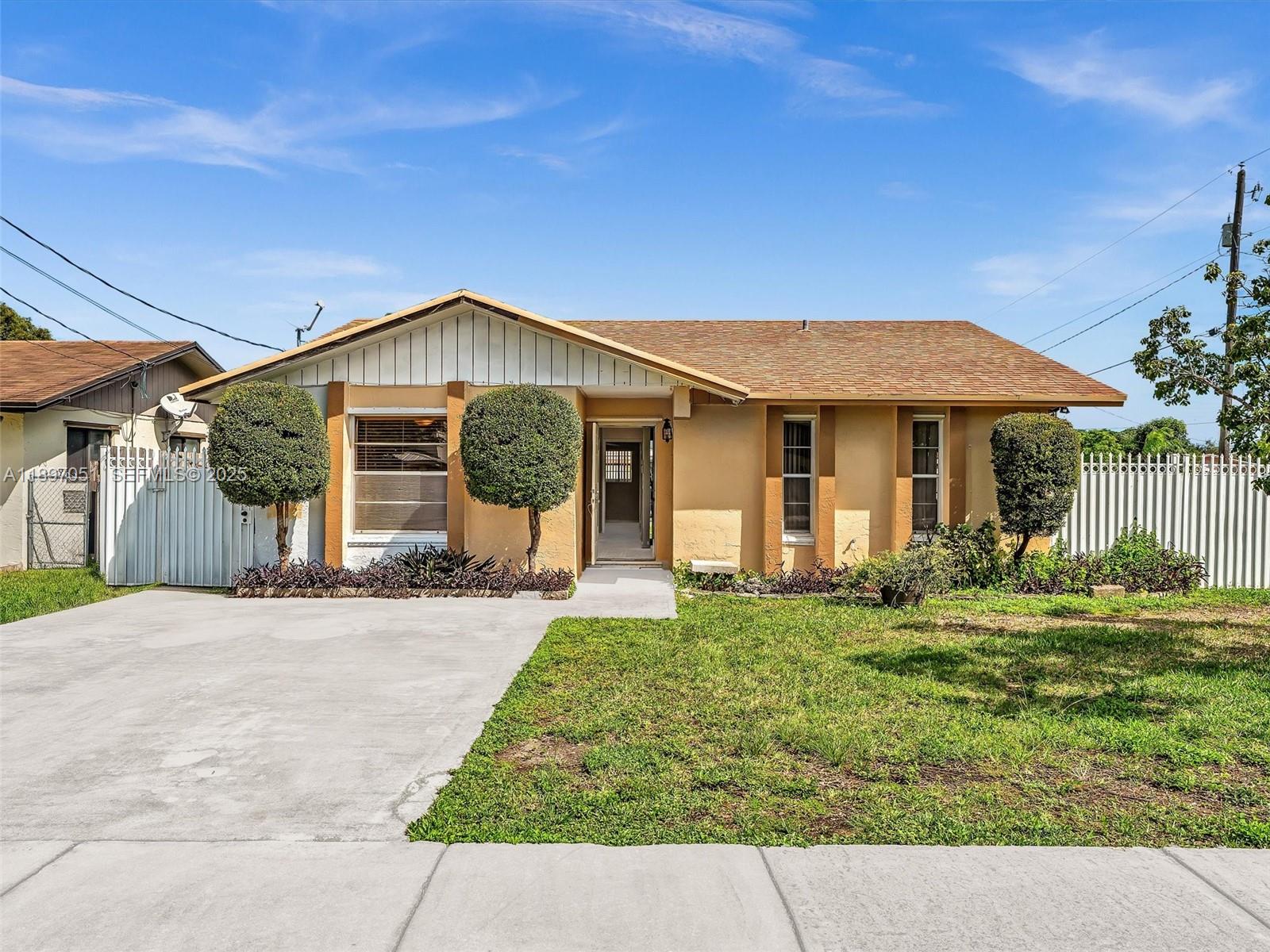 17995 SW 105th Ave, Miami FL 33157