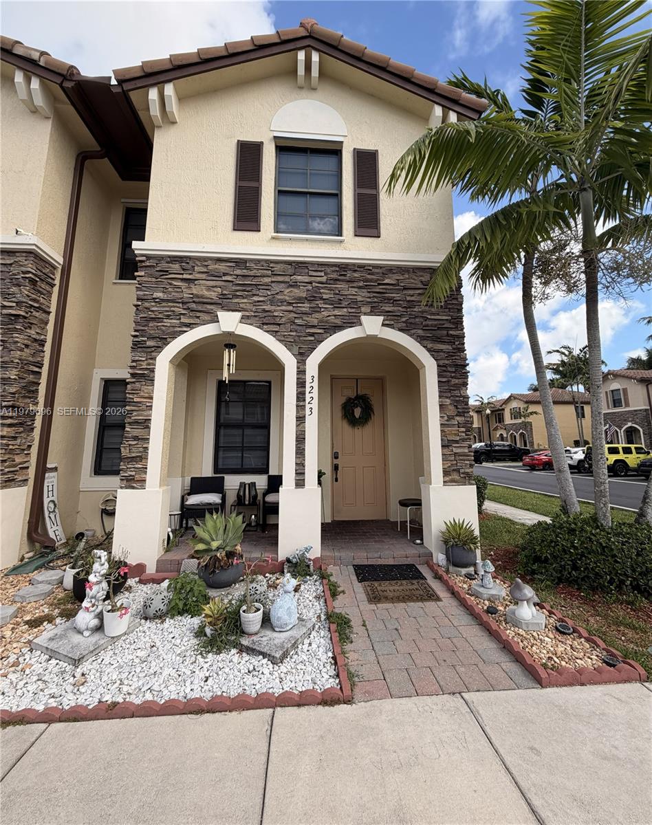 3223 SE 6th St, Homestead FL 33033