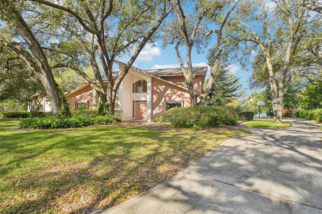 2112 LAURENCE DRIVE