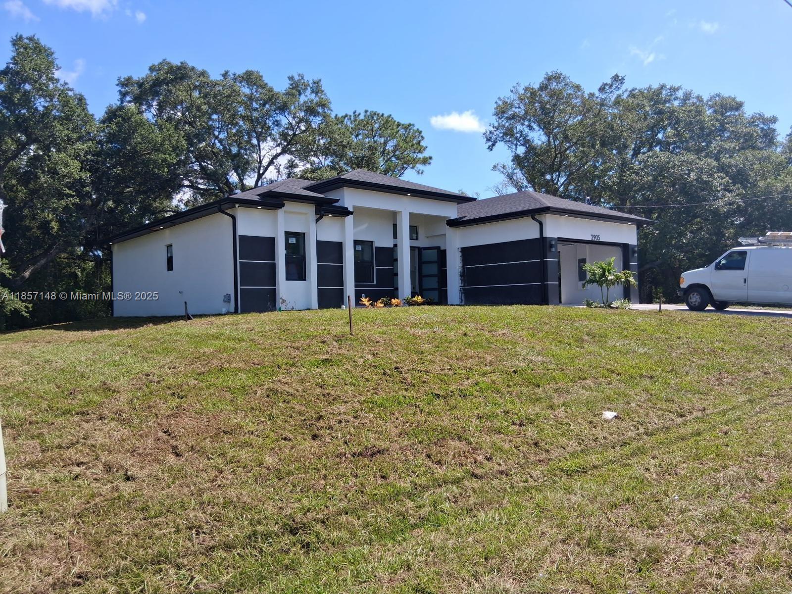 2905 E 18 ST, Lehigh Acres FL 33972