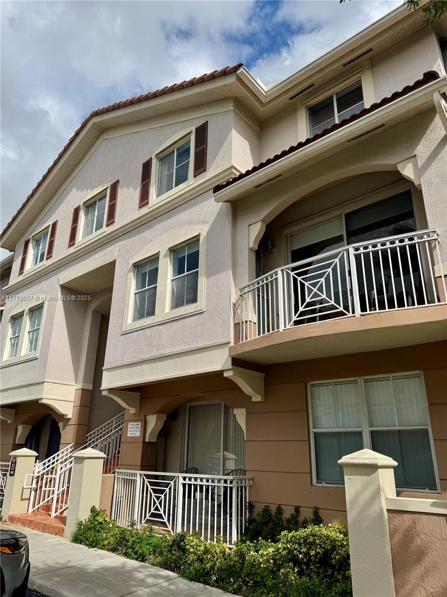 8882 W Flagler St # 201, Miami FL 33174