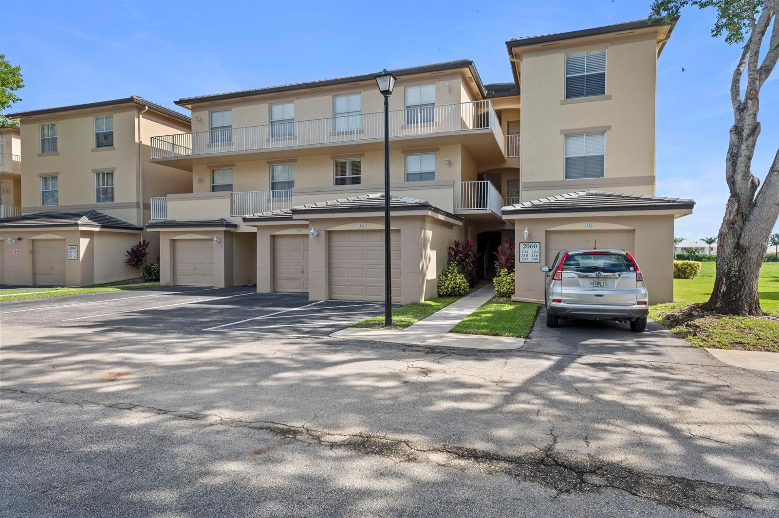 2060 Greenview Shores Boulevard # 323, Wellington FL 33414
