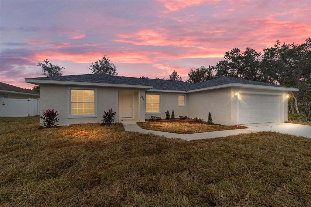 231 OAK CIRCLE