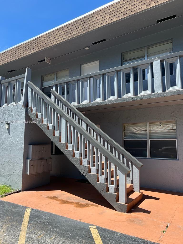 3265 Griffin Rd # 101, Dania Beach FL 33312