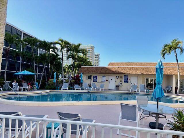 407NPool2 — BOYNTON BEACH, FL