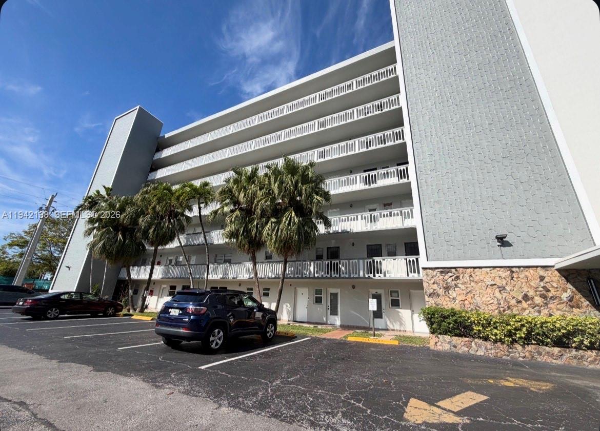 420 NE 12th Ave # 502, Hallandale Beach FL 33009