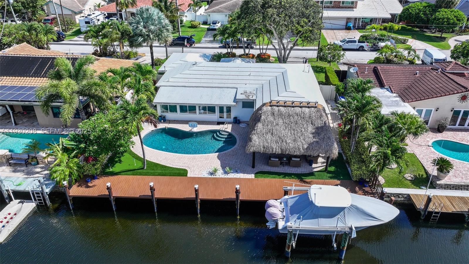 2448 SE 9th St, Pompano Beach FL 33062