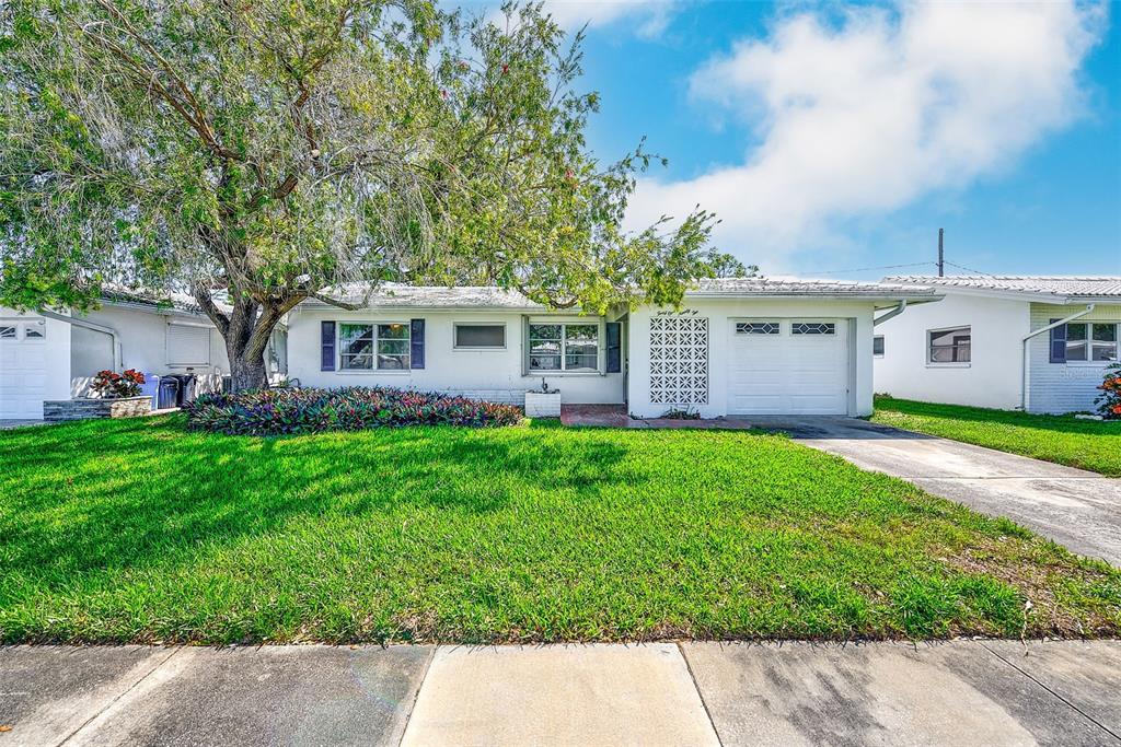 4192 96TH AVENUE N UNIT 4192