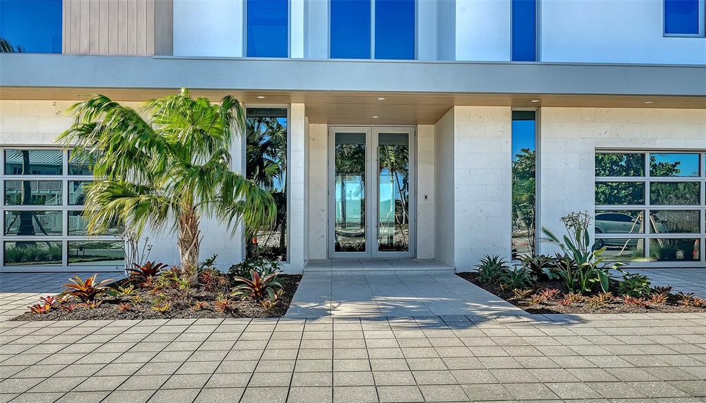 6489 GULFSIDE ROAD, LONGBOAT KEY, FL — photo 2 of 30