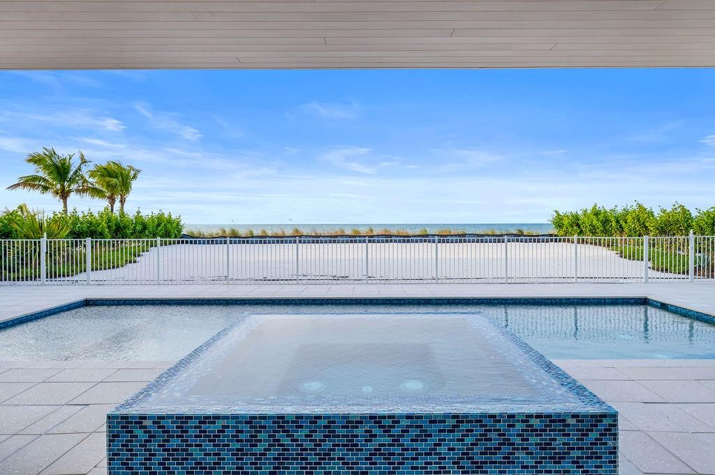6489 GULFSIDE ROAD, LONGBOAT KEY, FL — photo 5 of 30