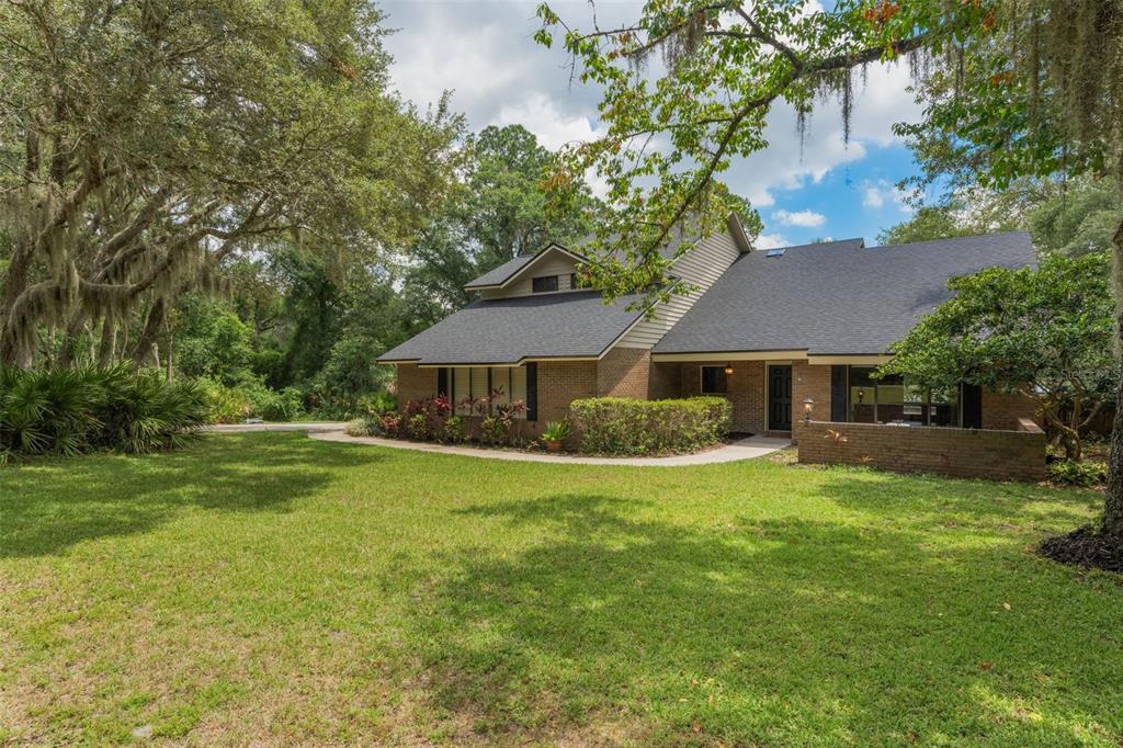 120 E GREENTREE LANE