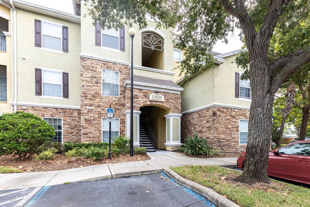 2406 COURTNEY MEADOWS COURT UNIT 303