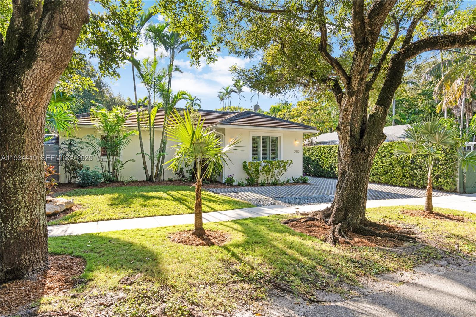 2910 Calusa St, Miami FL 33133
