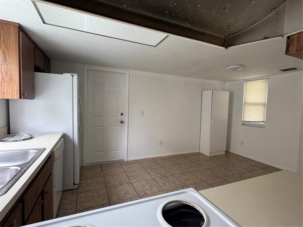 2352 PEBBLE BROOK ROAD, KISSIMMEE, FL — photo 5 of 19