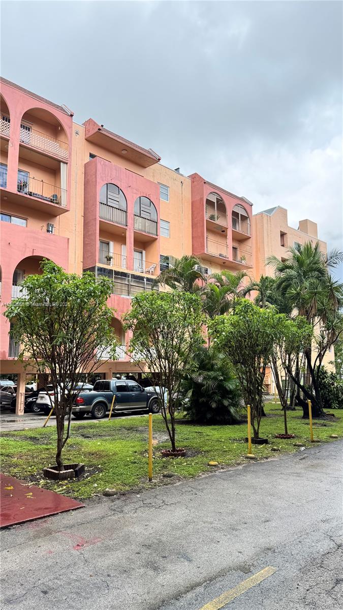 460 E 23rd St # 103, Hialeah FL 33013