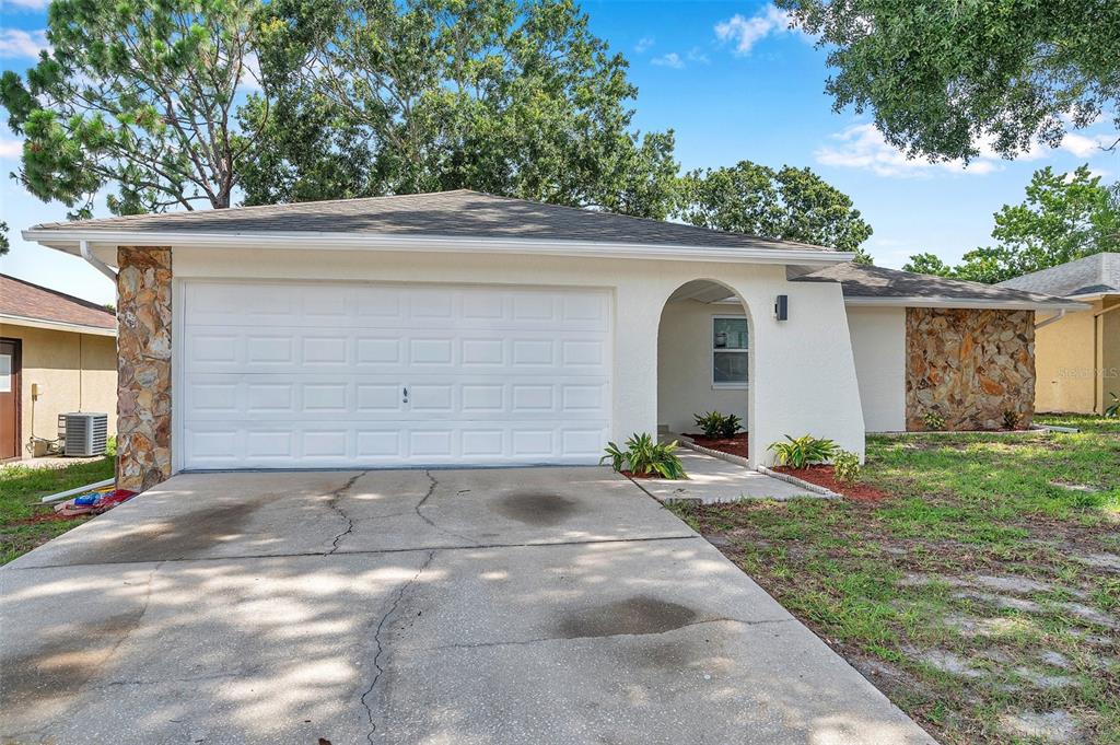 2585 RIDGE LANE