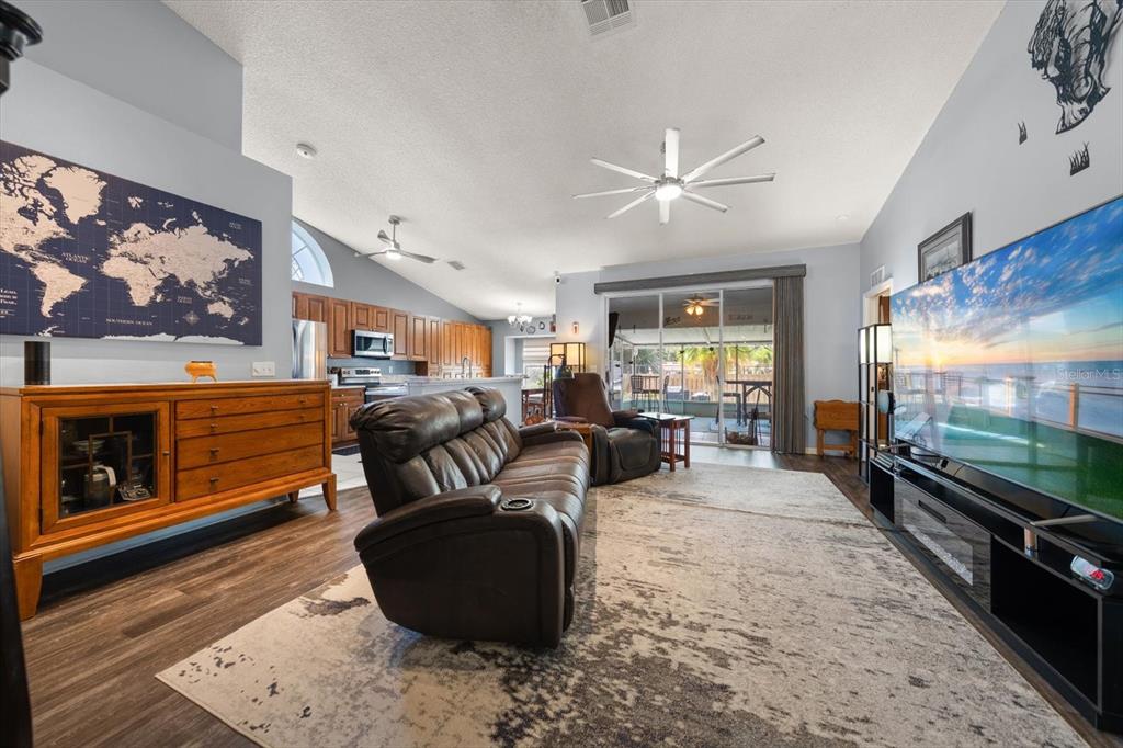 2511 ESTANCIA BOULEVARD, CLEARWATER, FL — photo 5 of 30