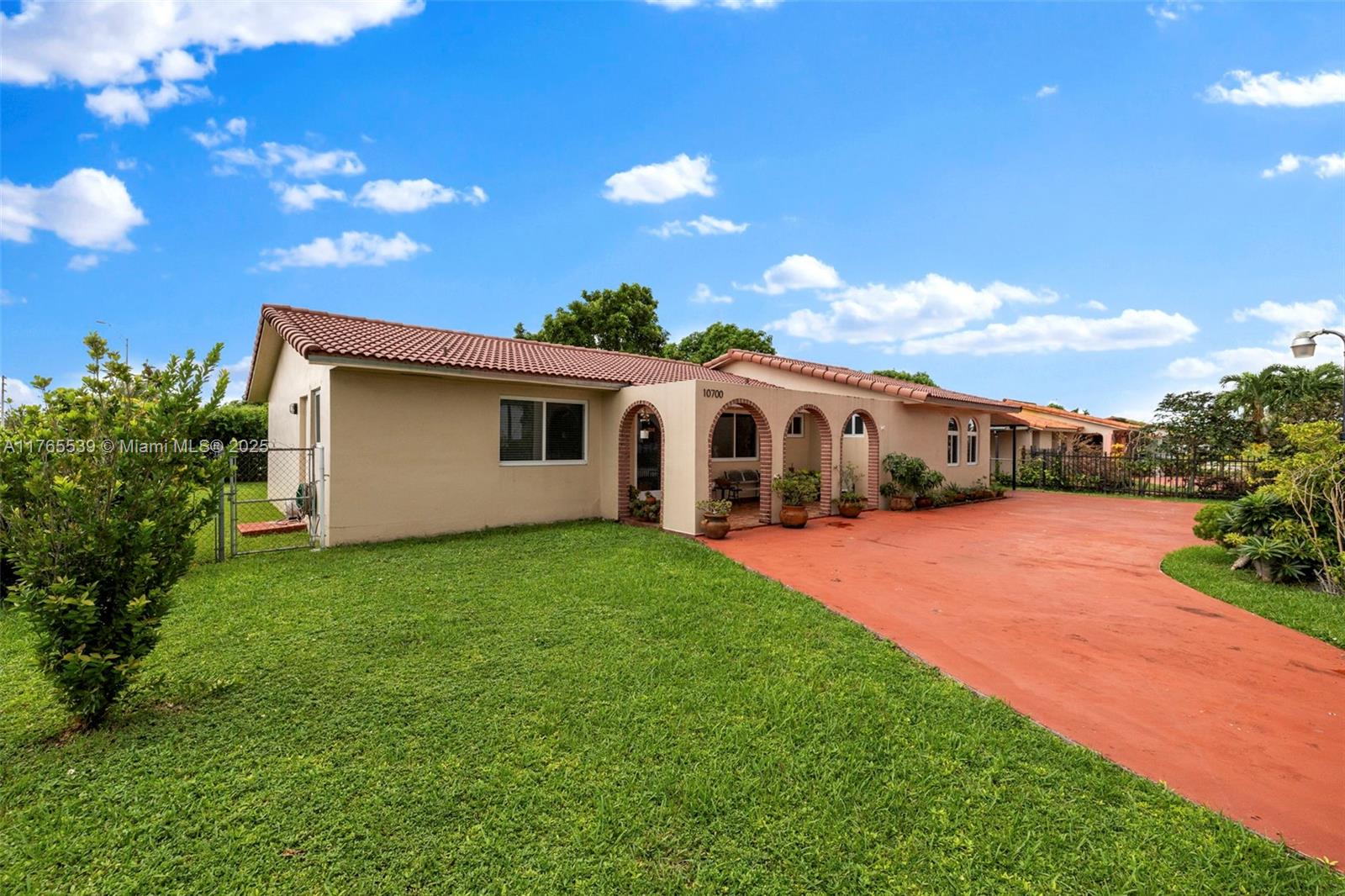 10700 SW 26th St, Miami FL 33165
